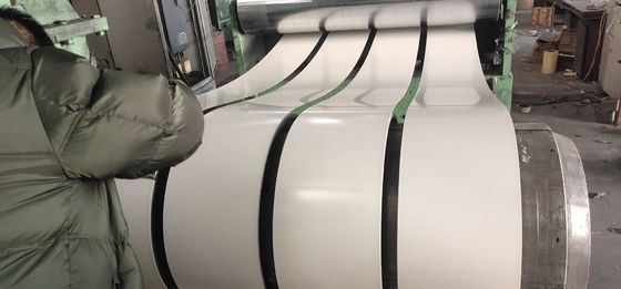 Prepainted Gl Steel Coil / PPGl / Color Coated Galvanized Steel Coil with Customizable Patterns and Thickness 0.1-1.5mm