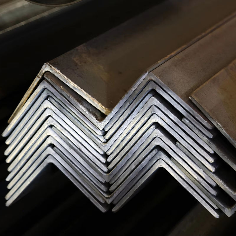 Equilateral Angle Bar 40x5mm 6m 12m ASTM A36 Q235 GB 20x4mm Hot Rolled Steel for Bending Applications